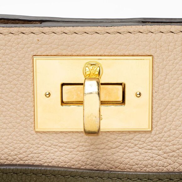 Louis Vuitton Calfskin Monogram Canvas On My Side MM Tote - Picture 10 of 16